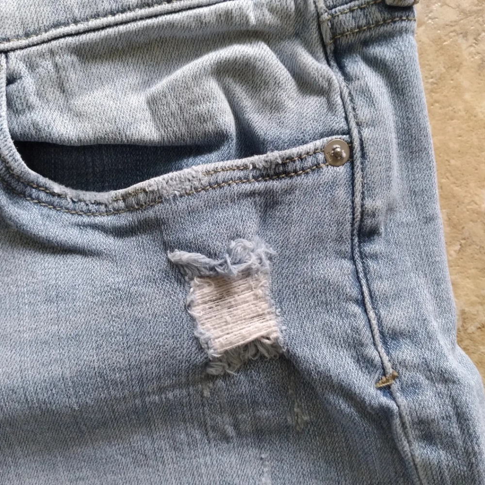 Pilcro and the Letterpress Slim Boyfriend distressed denim shorts, size 29 - Picture 3 of 8